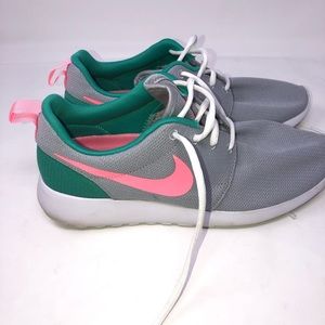 𝅺Nike Roshe One South beach sneaker pink/green men size 8.5 women size 10